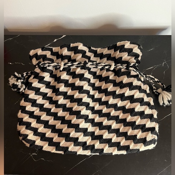Beautiful Woven Drawstring Lined Bag Cream & Black Diagonal Stripes with Tassles - Picture 5 of 8